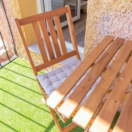 Bright Duplex With Terrace I Center *